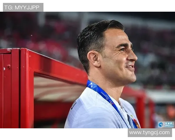 周凯在足球界的成就与影响力分析是否可以称其为足球明星