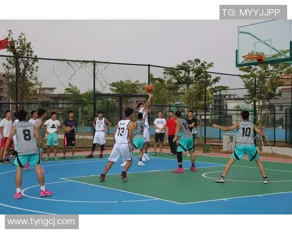 成都篮球队灵活性探讨:如何提升战术应变能力与团队协作 成都篮球队灵活性探讨:如何提升战术应变能力与团队协作